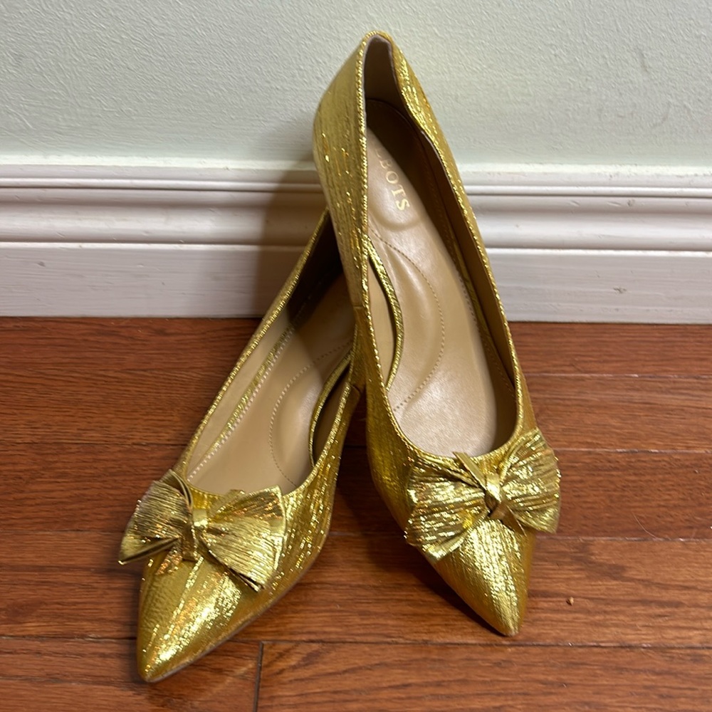 Talbots Gold Pumps with Kitten Heel and Bows